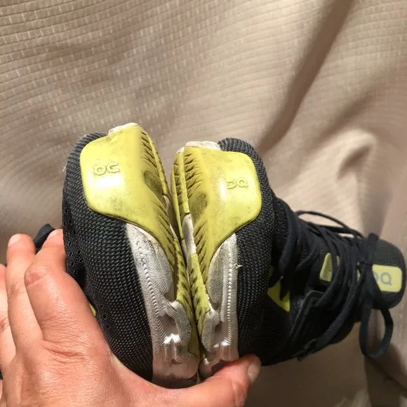 On running cloudswift men charcoal gray and yellow running shoes, 12