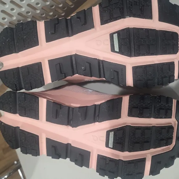 On Running Women's Cloudultra Pink Running Shoes