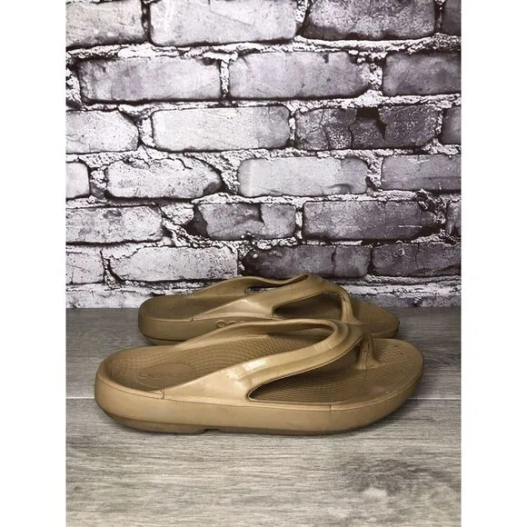 Oofos Oolala Camel Nude Rubber Thong Lightweight Sandals Women Sz 40EU/9M US