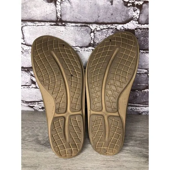 Oofos Oolala Camel Nude Rubber Thong Lightweight Sandals Women Sz 40EU/9M US