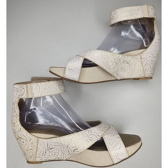OTBT Hobart Embossed Leather Adjustable Ankle Strap Sandals Wedge Women 11M EUC