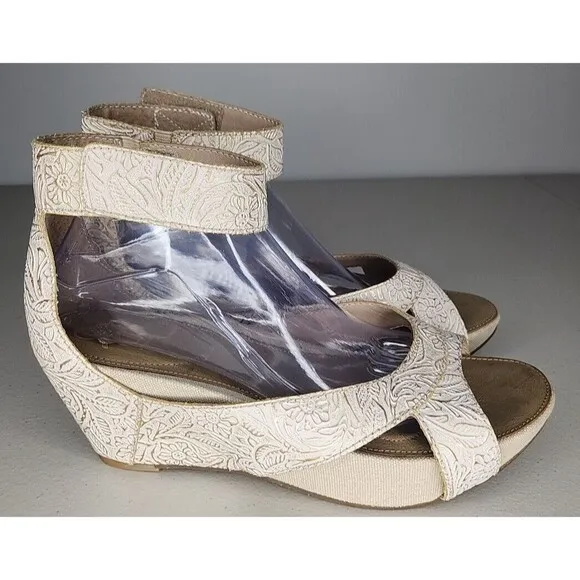 OTBT Hobart Embossed Leather Adjustable Ankle Strap Sandals Wedge Women 11M EUC