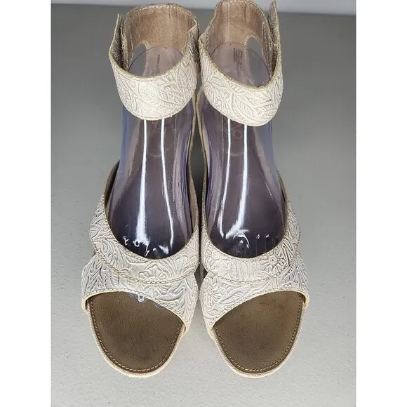 OTBT Hobart Embossed Leather Adjustable Ankle Strap Sandals Wedge Women 11M EUC