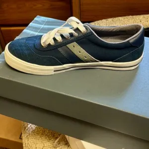 Penguin suede sneaker navy size 7