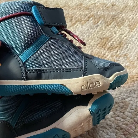 Plae Kaiden Hiking Waterproof Boots size 8
