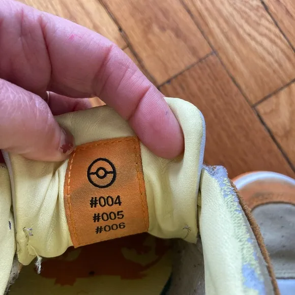 PUMA POKÉMON CHARMAMDER SNEAKERS SIZE BIG KIDS 7