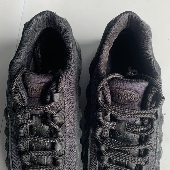 S368 Nike Air Max‎ 95 GS Athletic Shoes Triple Black Boys Size 6Y