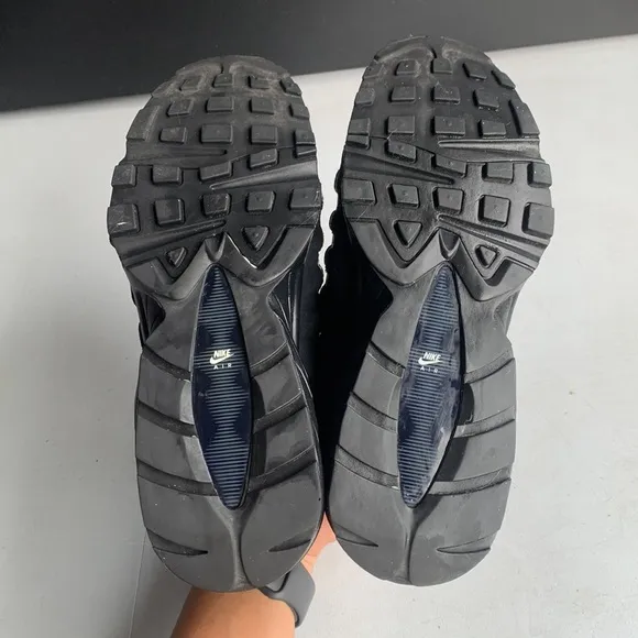 S368 Nike Air Max‎ 95 GS Athletic Shoes Triple Black Boys Size 6Y