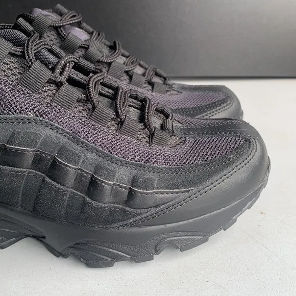 S368 Nike Air Max‎ 95 GS Athletic Shoes Triple Black Boys Size 6Y