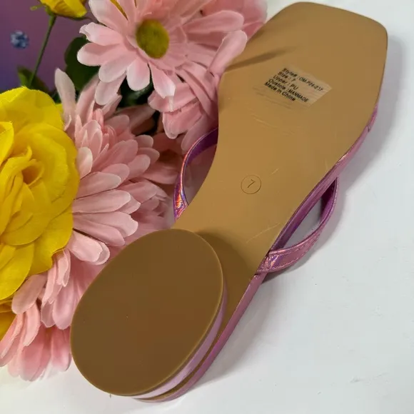 💖SALE IRIDESCENT HEART THONG SANDALS