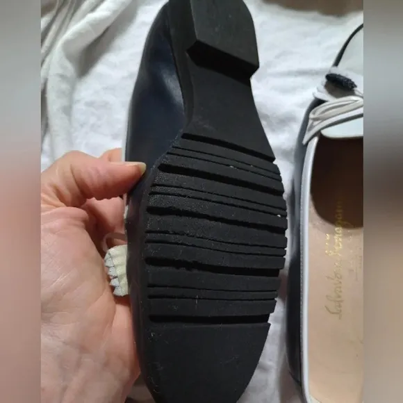 Salvatore Ferragamo black and white leather shoes with tassel size 7 NWOT