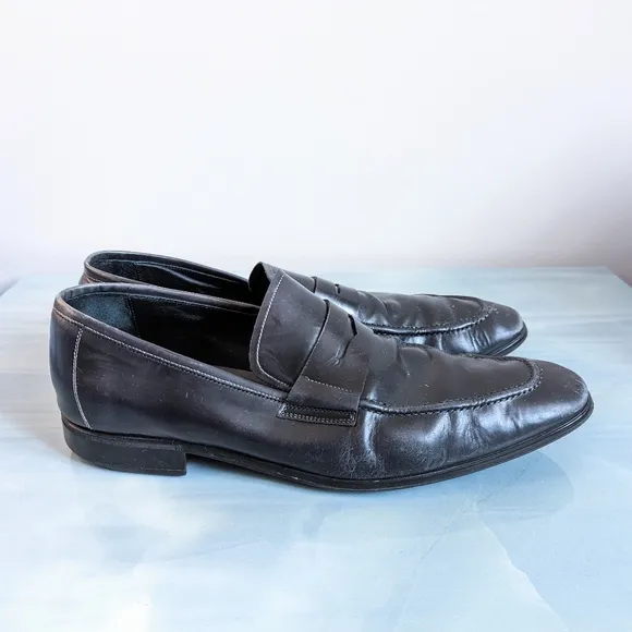 Salvatore Ferragamo black leather shoes / loafers