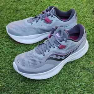 SAUCONY GUIDE 15 - Women's Athletic Shoes - SIZE 10