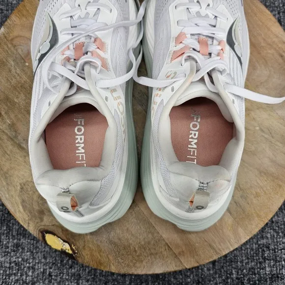 Saucony Hurricane 24 Women's Size 10.5 White Athletic Running Shoes S10933-246