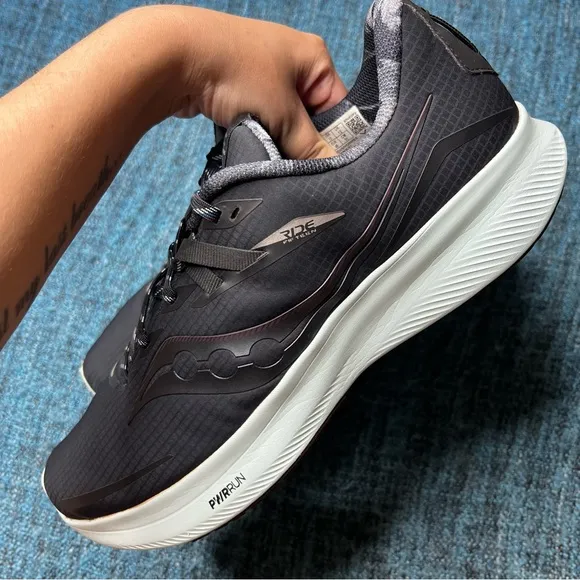 Saucony Ride 15 Runshield Running Shoes in Miles To Go