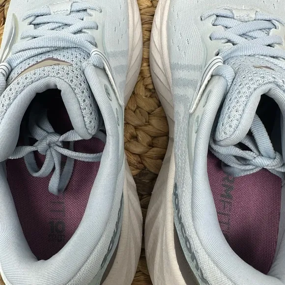 Saucony Triumph 22 Men's Running Shoes Vapor Moon Size 7 Women's
