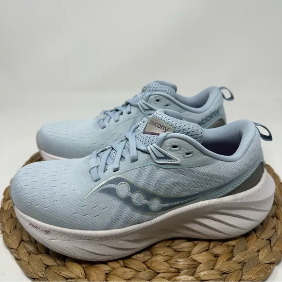 Saucony Triumph 22 Men's Running Shoes Vapor Moon Size 7 Women's
