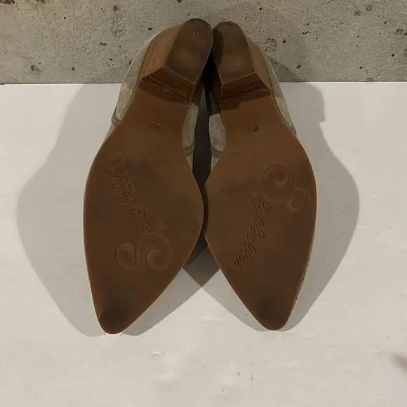 Seychelles Sashay Taupe Suede Leather Ankle Bootie - Size 8.5