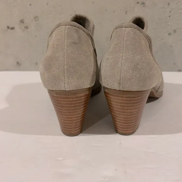Seychelles Sashay Taupe Suede Leather Ankle Bootie - Size 8.5
