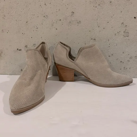 Seychelles Sashay Taupe Suede Leather Ankle Bootie - Size 8.5
