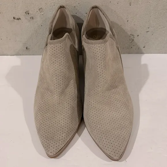 Seychelles Sashay Taupe Suede Leather Ankle Bootie - Size 8.5