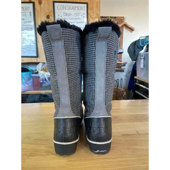 Shoe Size 8 Sorel Grey Women's Winter Boots