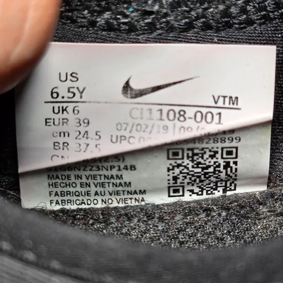 Size 6.5Y - Nike Air Max 270 Extreme J(GS) Kids Running Shoes Black White