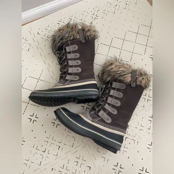 Sorel Joan of arctic faux fur cuff winter waterproof‎ boots size 6