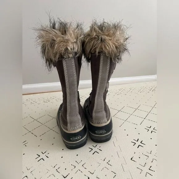 Sorel Joan of arctic faux fur cuff winter waterproof‎ boots size 6