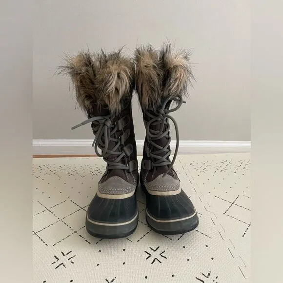 Sorel Joan of arctic faux fur cuff winter waterproof‎ boots size 6