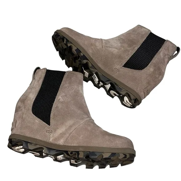Sorel Joan of Arctic Suede Wedge II Chelsea Waterproof Boots Booties Size 7.5