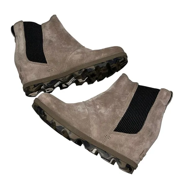 Sorel Joan of Arctic Suede Wedge II Chelsea Waterproof Boots Booties Size 7.5