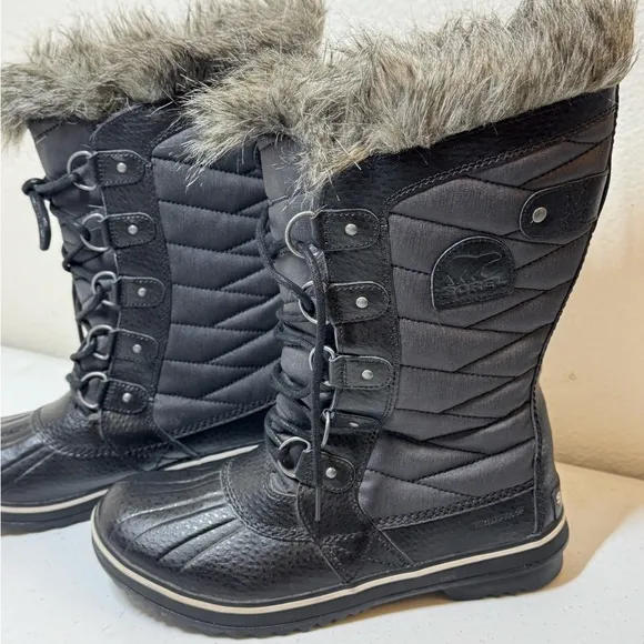 Sorel Tofino II Women’s Waterproof Black Winter Lined Faux Fur Boots Size 10 EUC