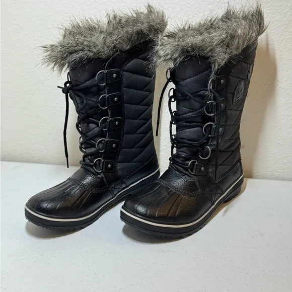 Sorel Tofino II Women’s Waterproof Black Winter Lined Faux Fur Boots Size 10 EUC