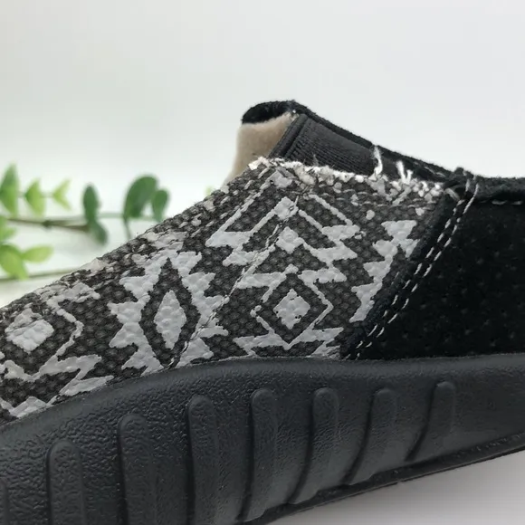 Spenco black suede with Aztec print accent Mules Women's shoes-Size 8B