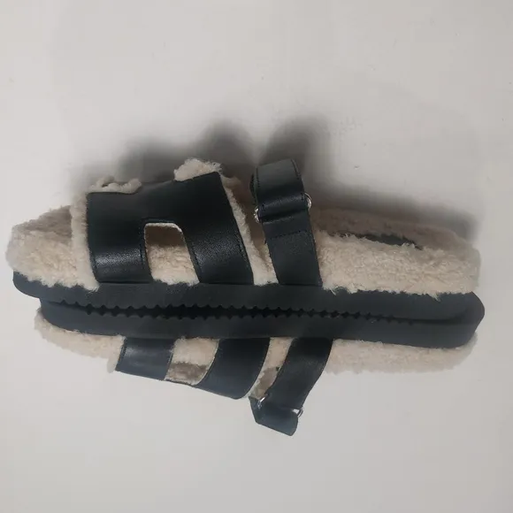 STEVE MADDEN Black and Cream Fuzzy Sandals Size 10