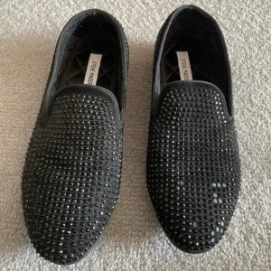Steve Madden Rhinestone Flat Size 11 CAVIARR BLACk