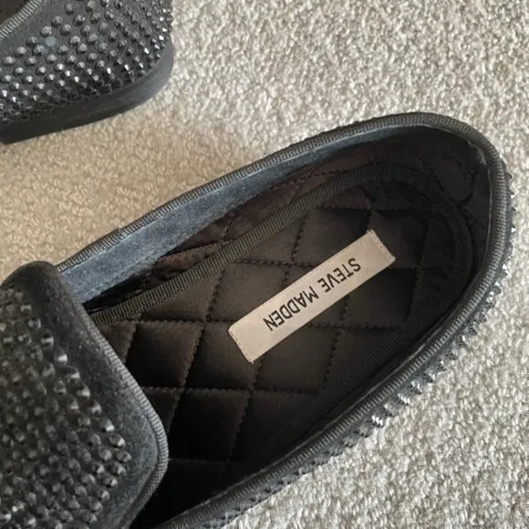 Steve Madden Rhinestone Flat Size 11 CAVIARR BLACk