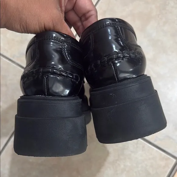 Steve Madden women’s y2k Gaven Black chunky vintage leather style Loafers 10 M