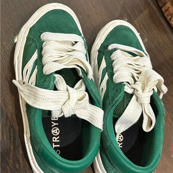 Straye Logan Flame Green Shoes men size 6 women size 7.5