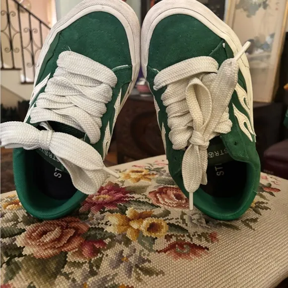 Straye Logan Flame Green Shoes men size 6 women size 7.5