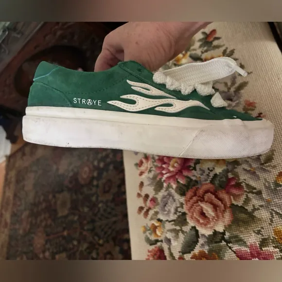 Straye Logan Flame Green Shoes men size 6 women size 7.5