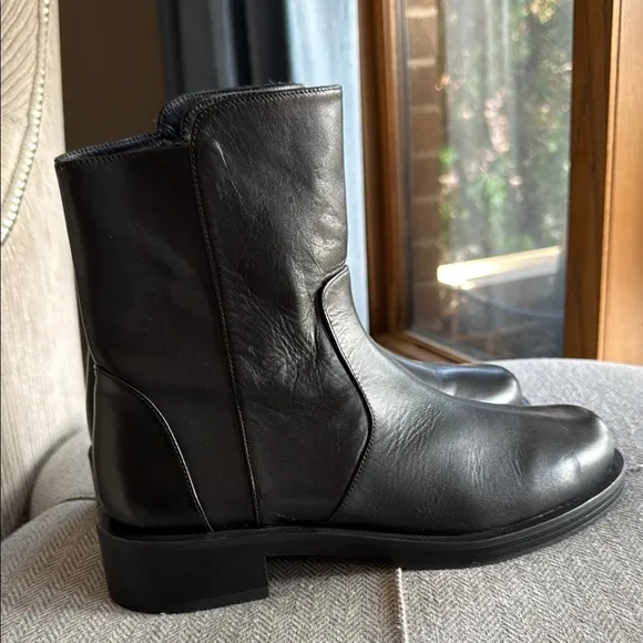 STUART WEITZMAN SADIE LEATHER BOOTIE