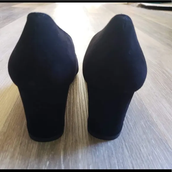 STUART WEITZMAN SUEDE BUCKLE SHOES