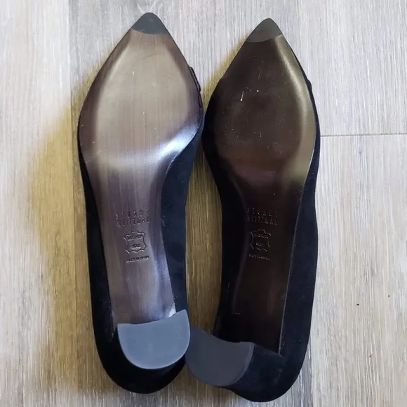 STUART WEITZMAN SUEDE BUCKLE SHOES