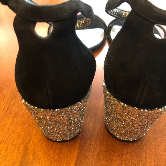Stuart Weitzman Suede Glitter Sandals. Size 8.5.
