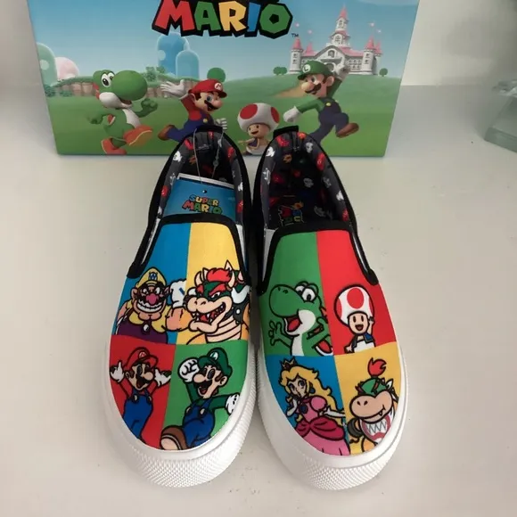 SUPER MARIO BROTHERS LUIGI LOW SNEAKERS SHOES BOYS OR GIRLS DIFFERENT SIZES