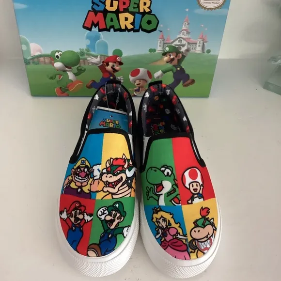 SUPER MARIO BROTHERS LUIGI LOW SNEAKERS SHOES BOYS OR GIRLS DIFFERENT SIZES
