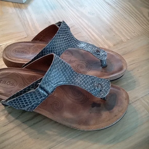 Taos Lucy Thongs Grey Snakeskin 8-8.5