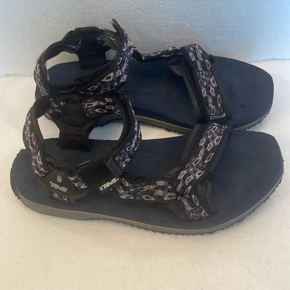 Teva sandals outdoor water hiking shoes 6427 black purple women’s size 8